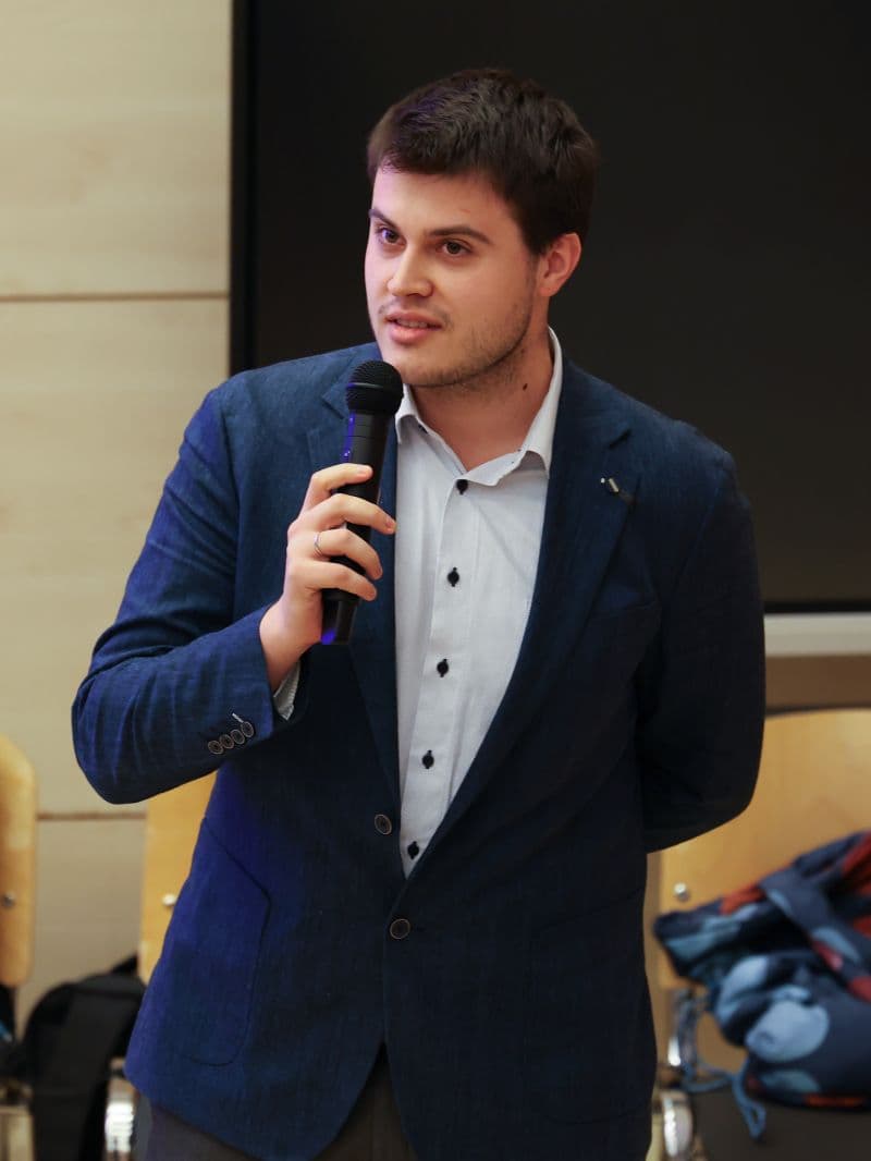 Tables Have Turned: Becoming a Mentor in the AI Squad Program